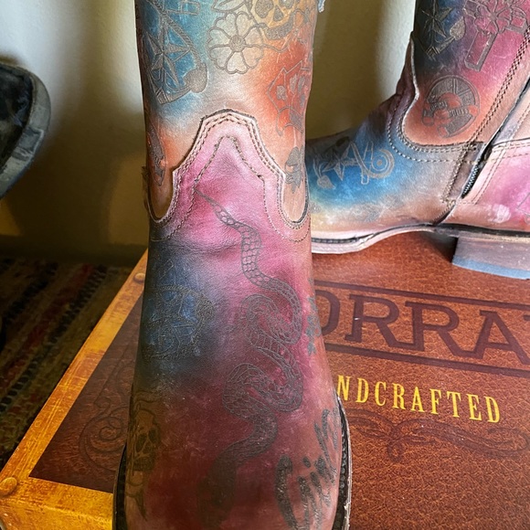 Corral Women’s Vintage Multi Color Engraved Boot - Picture 6 of 14